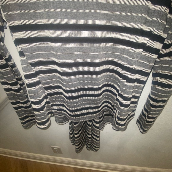 Gianni Bini open lightweight cardigan size small - Picture 11 of 15